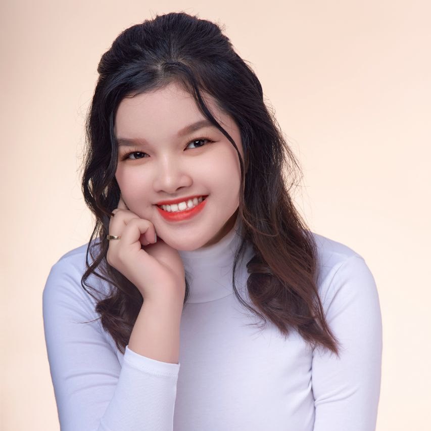 Host: Ms. Ngân Phạm