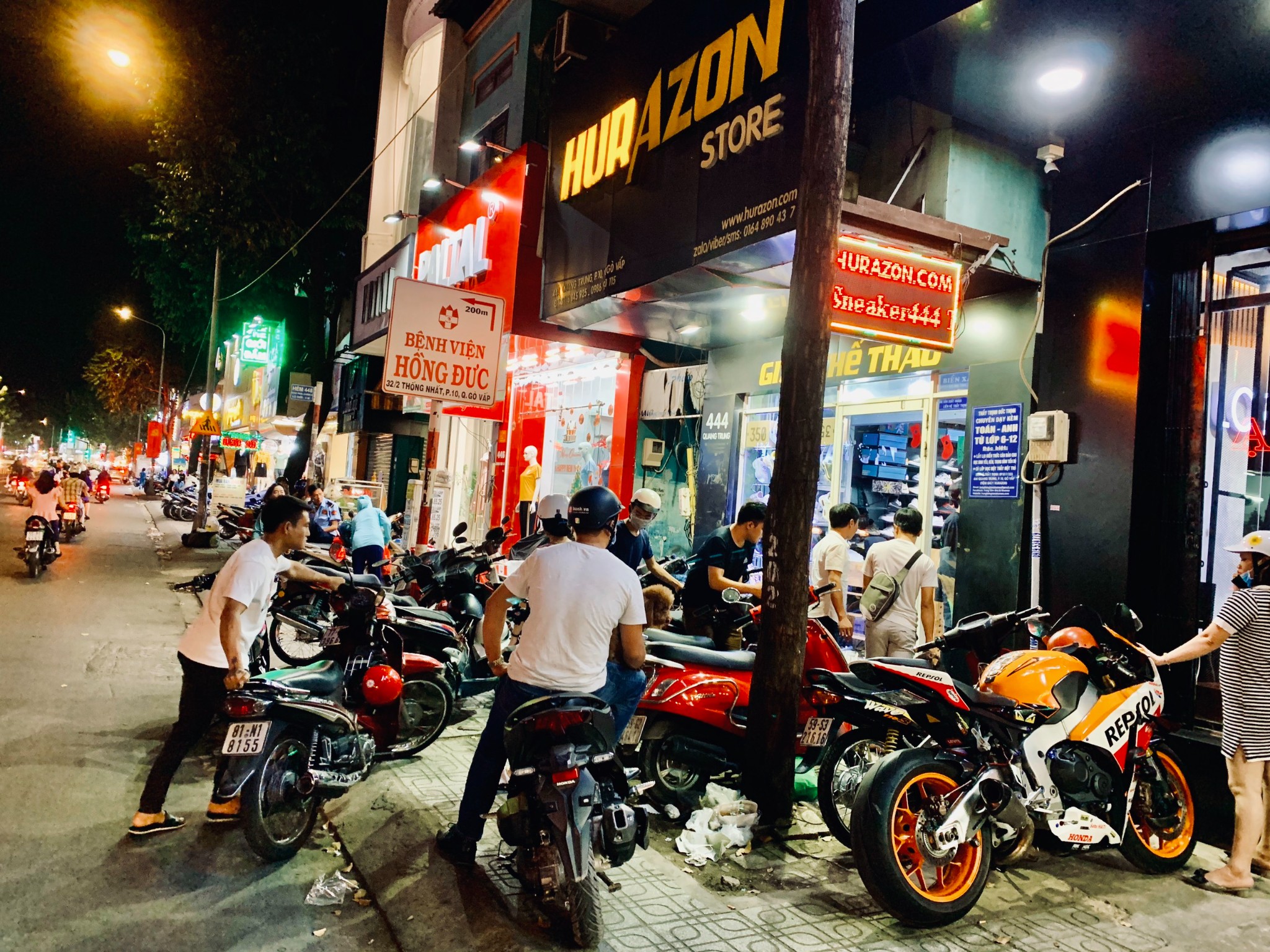 Khách hàng trên hết