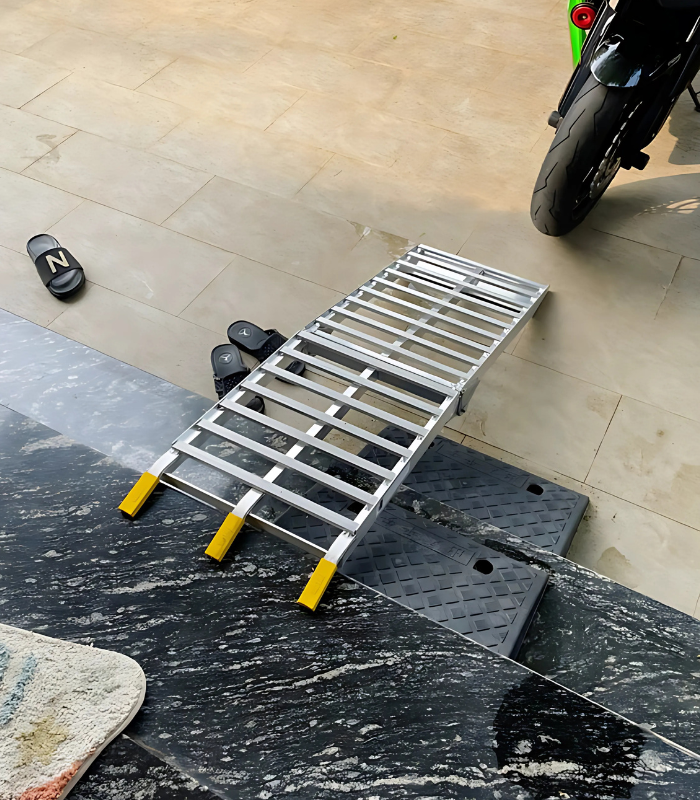 Thang Dắt Xe Máy Hợp Kim Nhôm Gập Gọn 135 x 42 cm