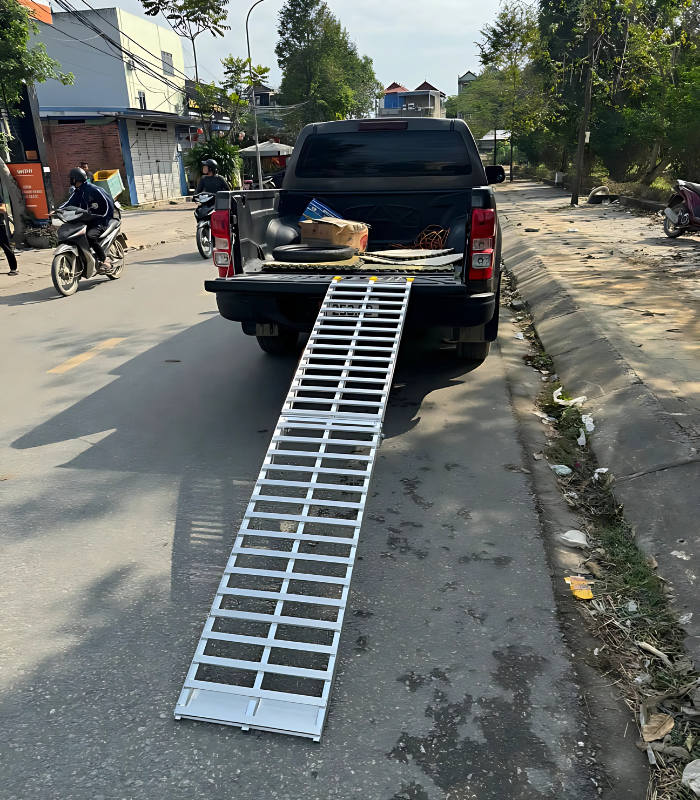 Thang Dắt Xe Máy Lên Xe Bán Tải 225 x 42 Cm