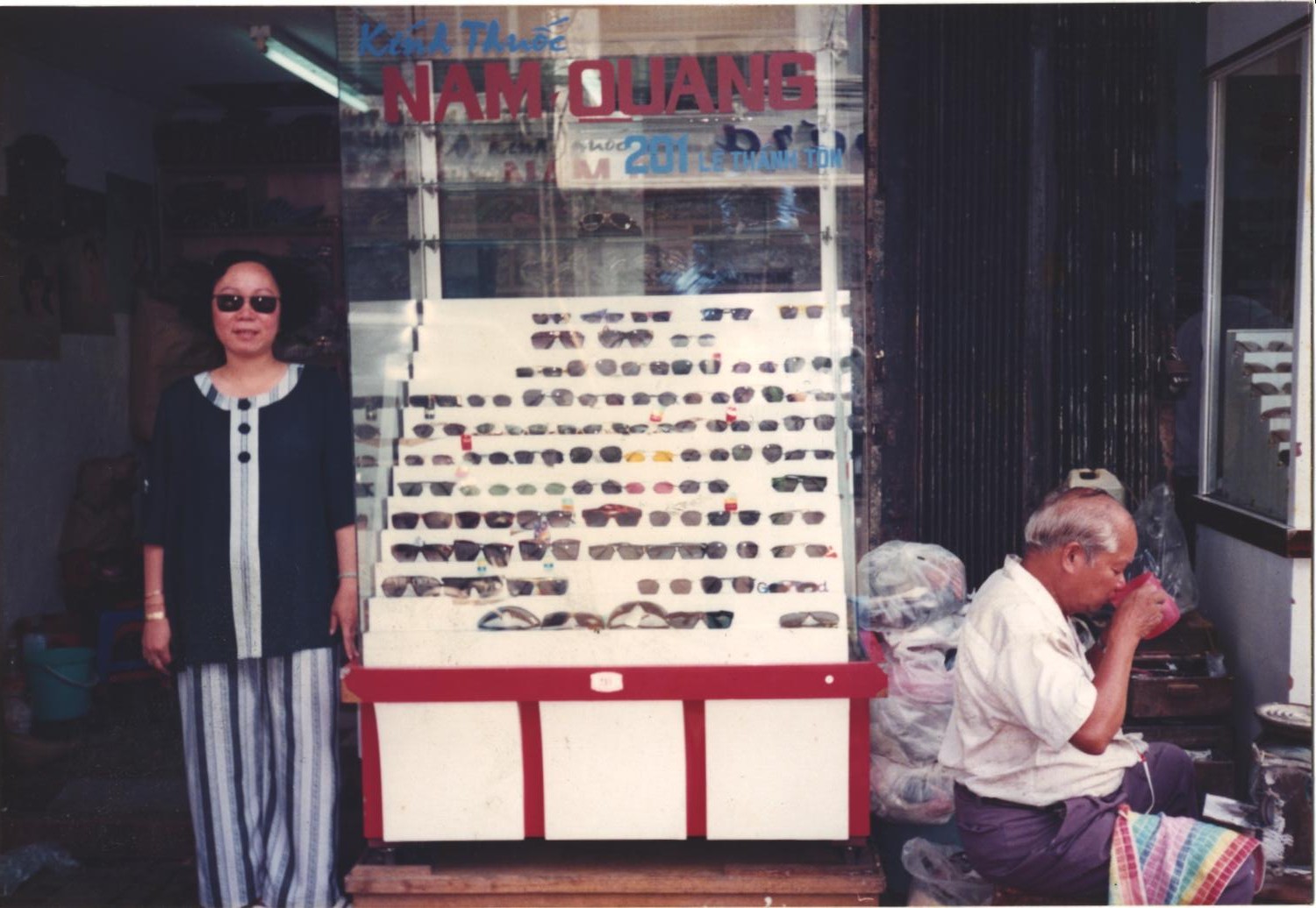 MẮT KÍNH NAM QUANG