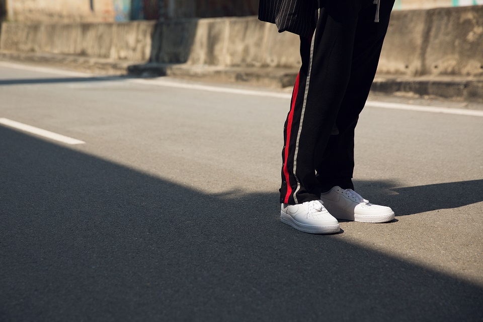 Sneakers Chính Hãng