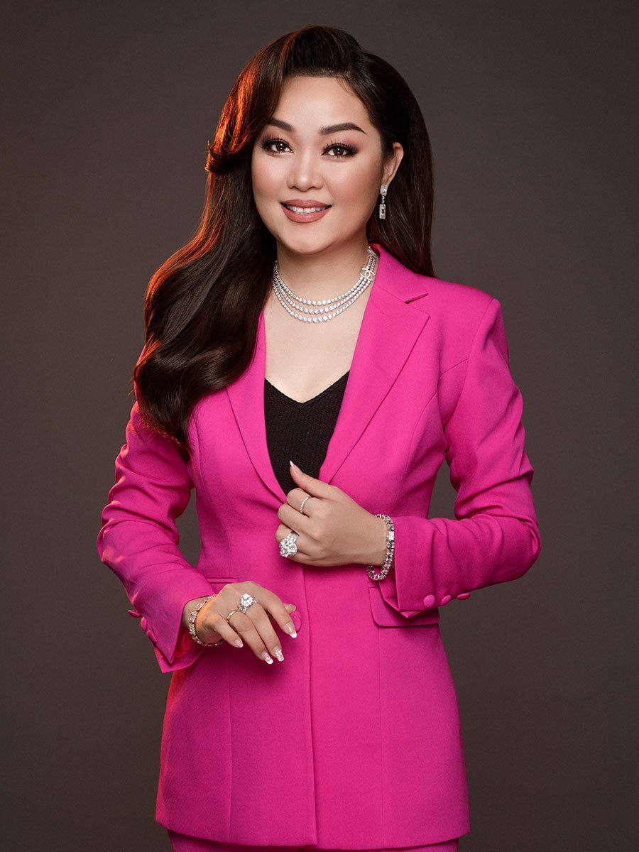 Chị Hoàng Thanh Nga - Giám đốc công ty Kim cương Ngọc Châu Âu