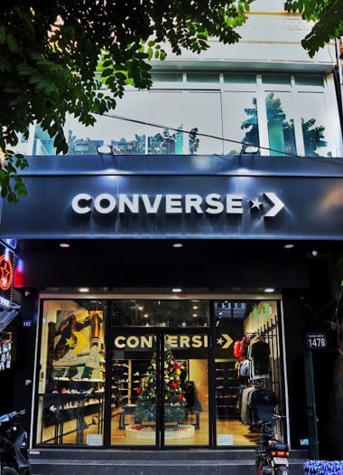 NEWBOX PHỐ HUẾ(Converse & Vans): 147 Phố Huế, Hai Bà Trưng, Hà Nội