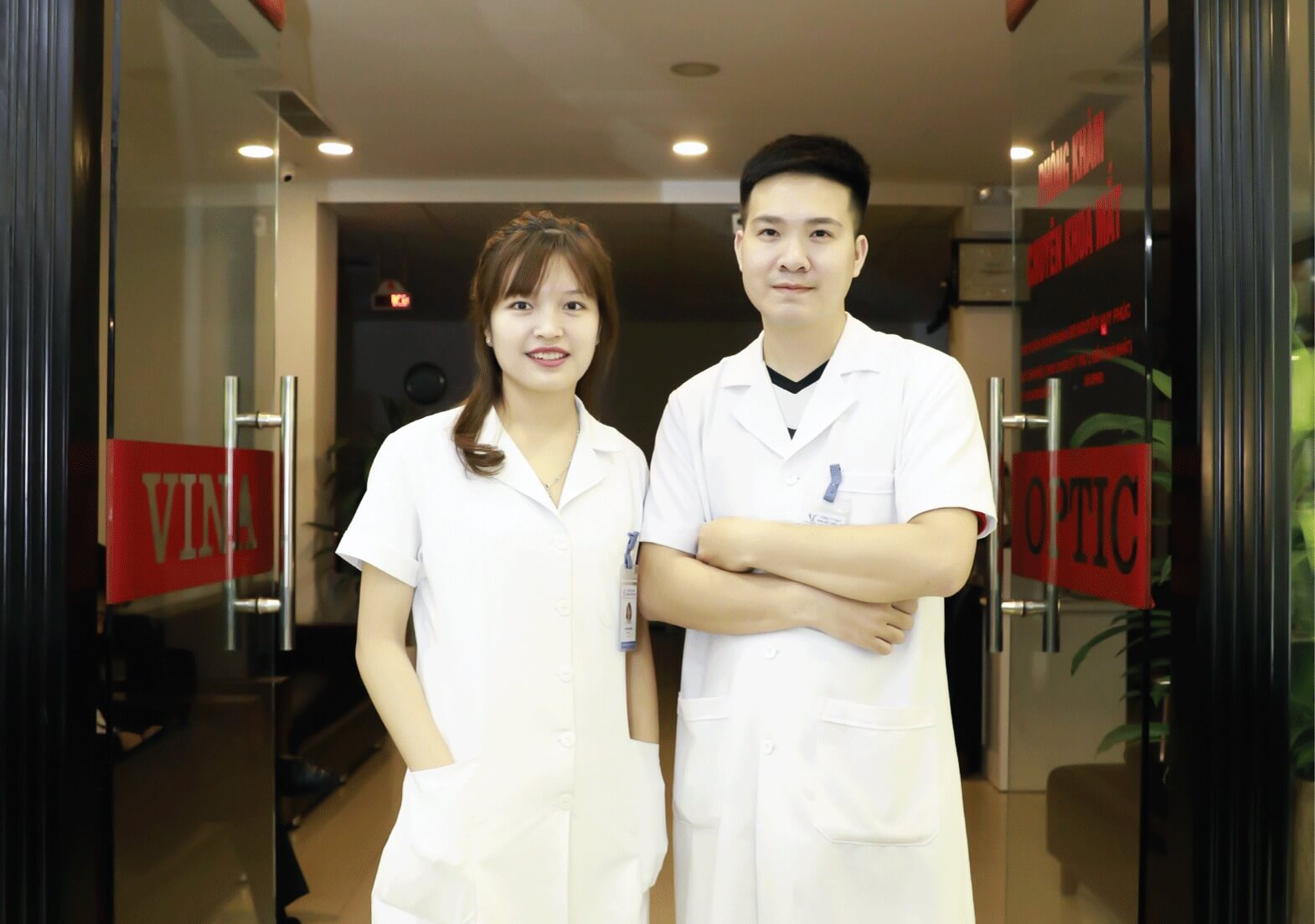 KHÁM VÀ TƯ VẤN CÙNG CHUYÊN GIA