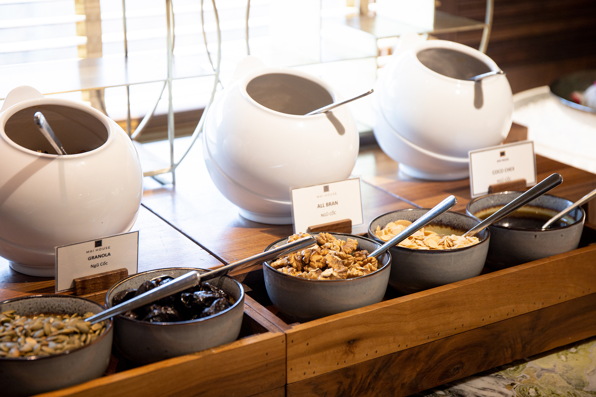 <i>Breakfast Buffet</i>