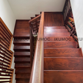 Cầu thang gỗ tự nhiên