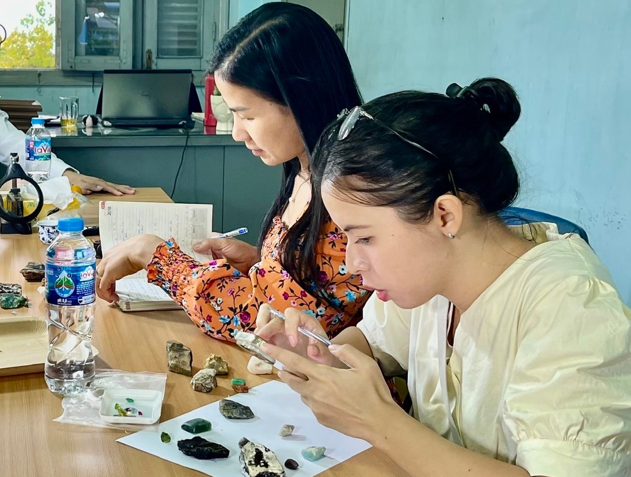 Ngọc học - Nhận biết đá quý
