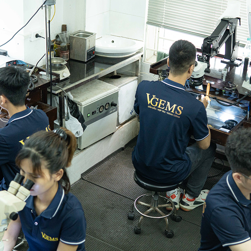 Vgems - công ty sản xuất trang sức bạc cao cấp và phân phối đá quý tổng hợp hàng đầu tại Việt Nam.
