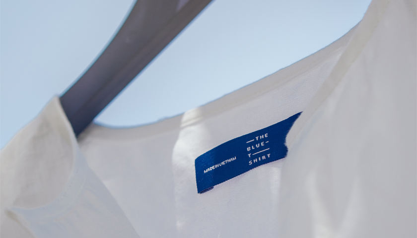 TheBlueTshirt has taken a memorable turn, uncovering a deeper and more inspiring meaning in the blue of its name. Environmentally friendly and recycled materials have gradually become the brand's chosen path.