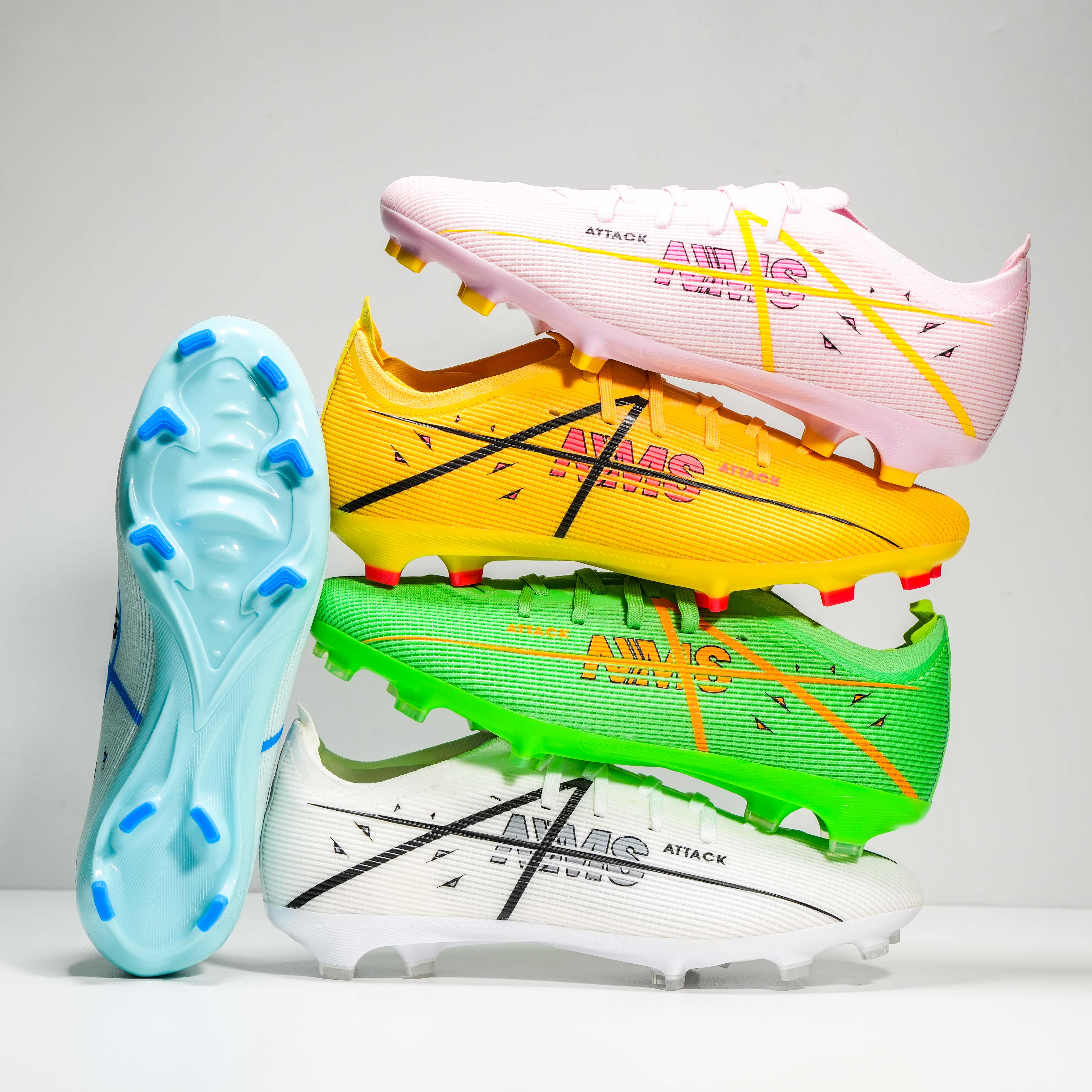 GIÀY ĐÁ BÓNG THƯƠNG HIỆU VIỆT