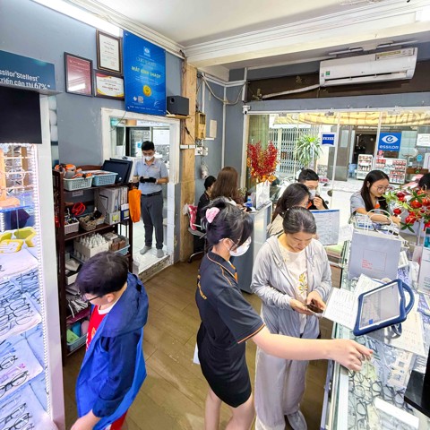 MẮT KÍNH SHADY - CHUYÊN GIA KÍNH CẬN - HÌNH ẢNH KHÁCH HÀNG