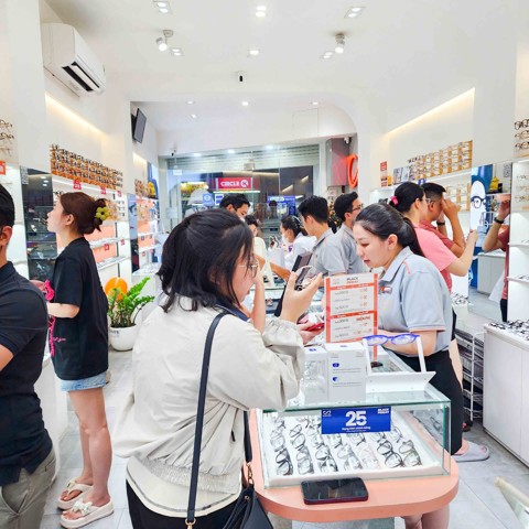 MẮT KÍNH SHADY - CHUYÊN GIA KÍNH CẬN - HÌNH ẢNH KHÁCH HÀNG