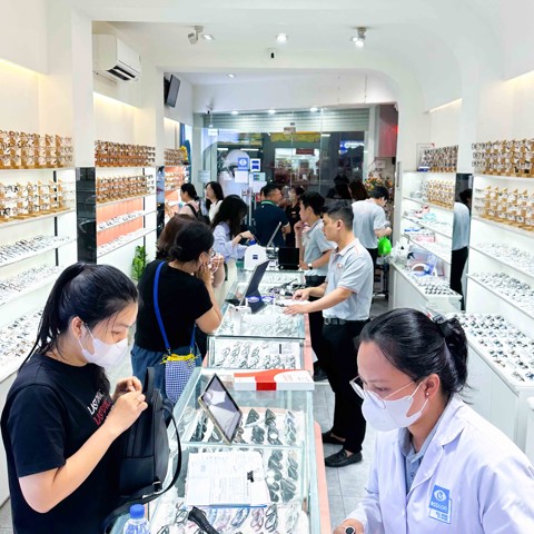 MẮT KÍNH SHADY - CHUYÊN GIA KÍNH CẬN - HÌNH ẢNH KHÁCH HÀNG