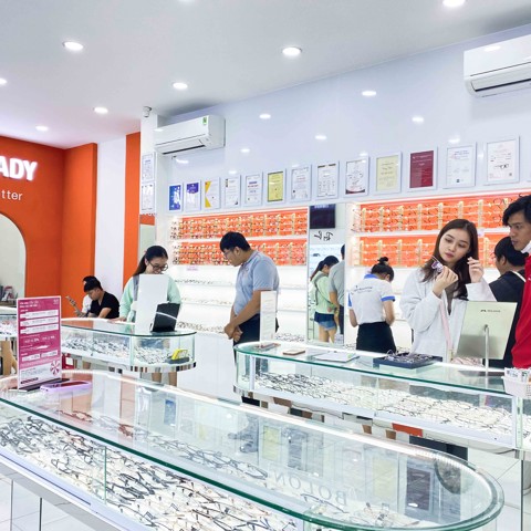 MẮT KÍNH SHADY - CHUYÊN GIA KÍNH CẬN - HÌNH ẢNH KHÁCH HÀNG