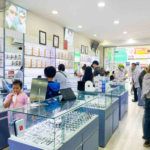 MẮT KÍNH SHADY - CHUYÊN GIA KÍNH CẬN - HÌNH ẢNH KHÁCH HÀNG