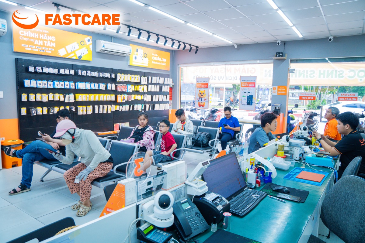 Minh họa kiểm tra iPhone bị treo khi khôi phục tại FASTCARE
