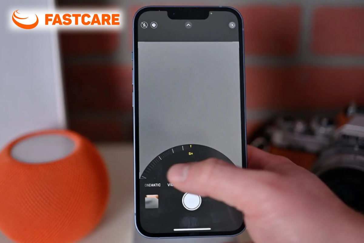 Minh họa nhận biết camera iPhone mất nét sau va chạm