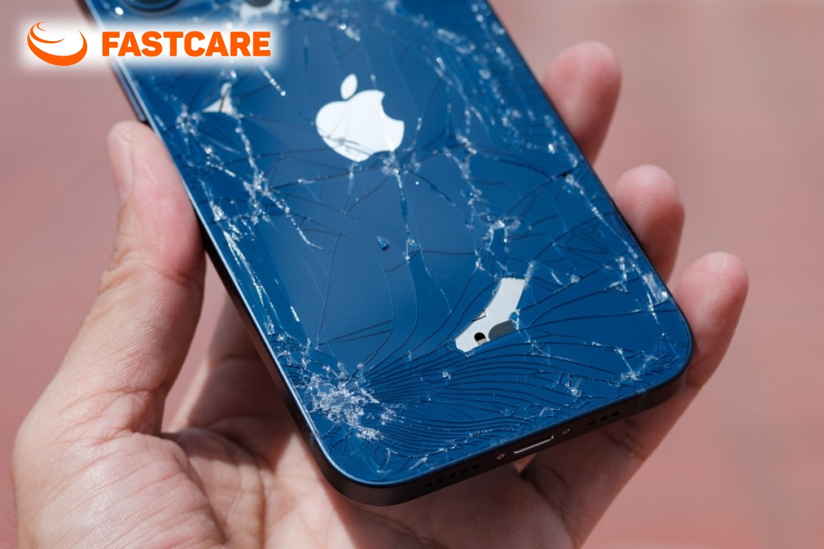 Minh họa tránh tác động lên vùng kính lưng iPhone bị nứt
