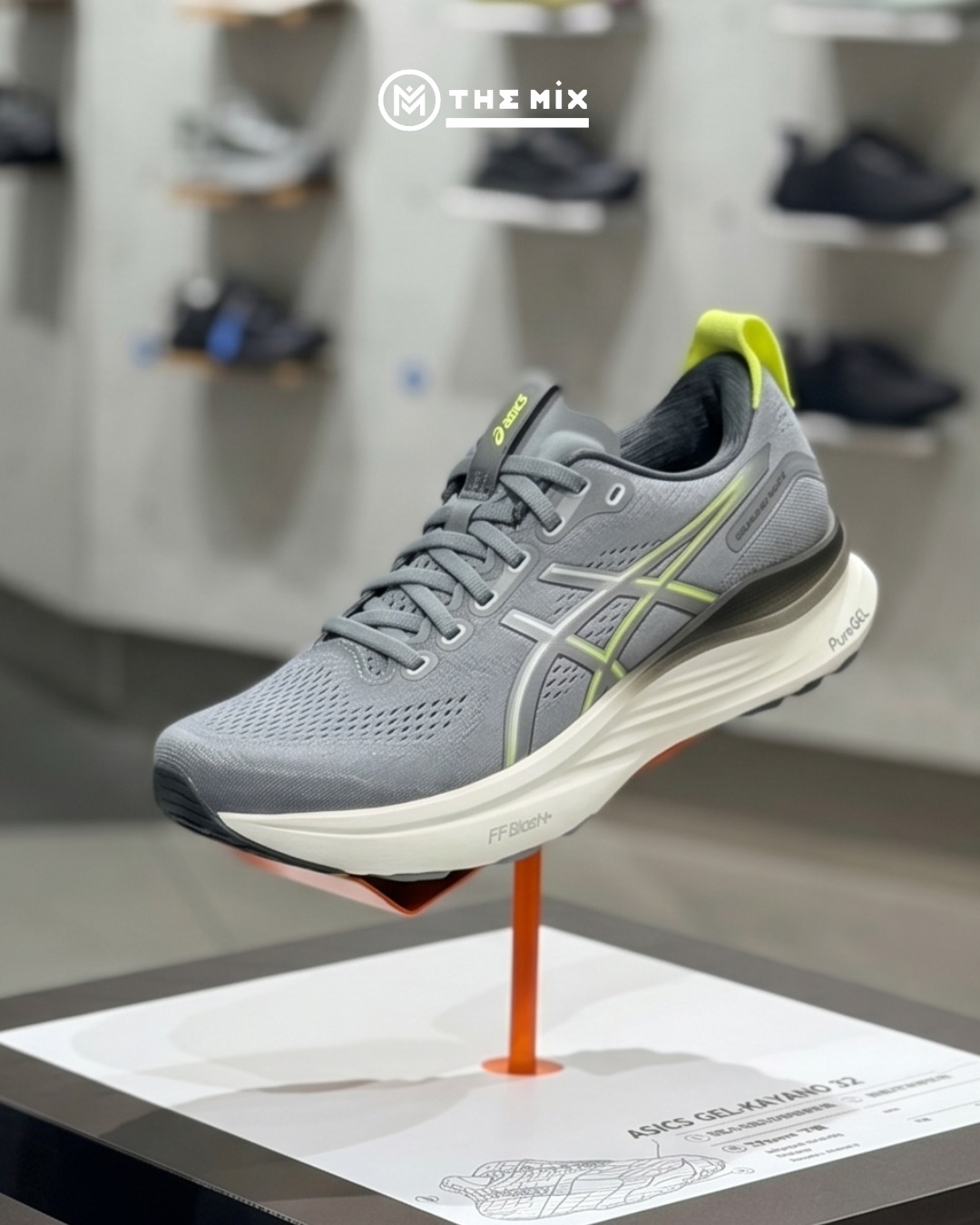 ASICS GEL-KAYANO 32 Gravel Citron trưng bày tại The Mix