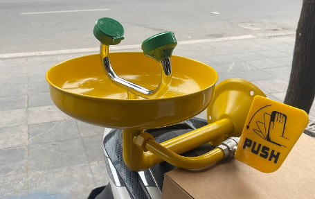 Bồn rửa mắt khẩn cấp