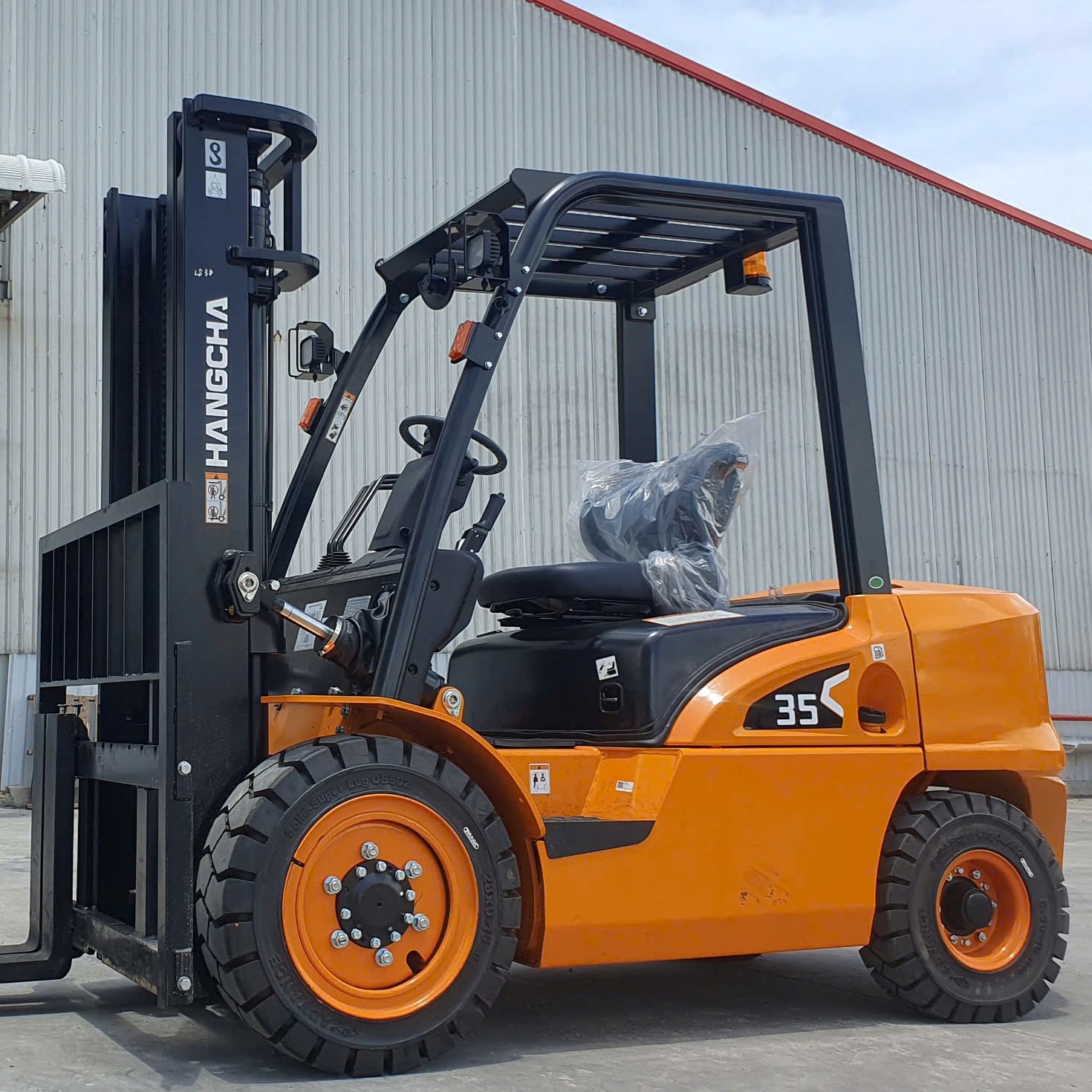 Xe nâng dầu Hangcha