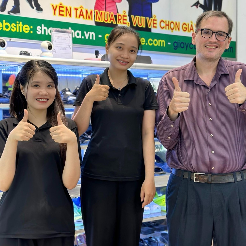 Khách tây châu á đài loan