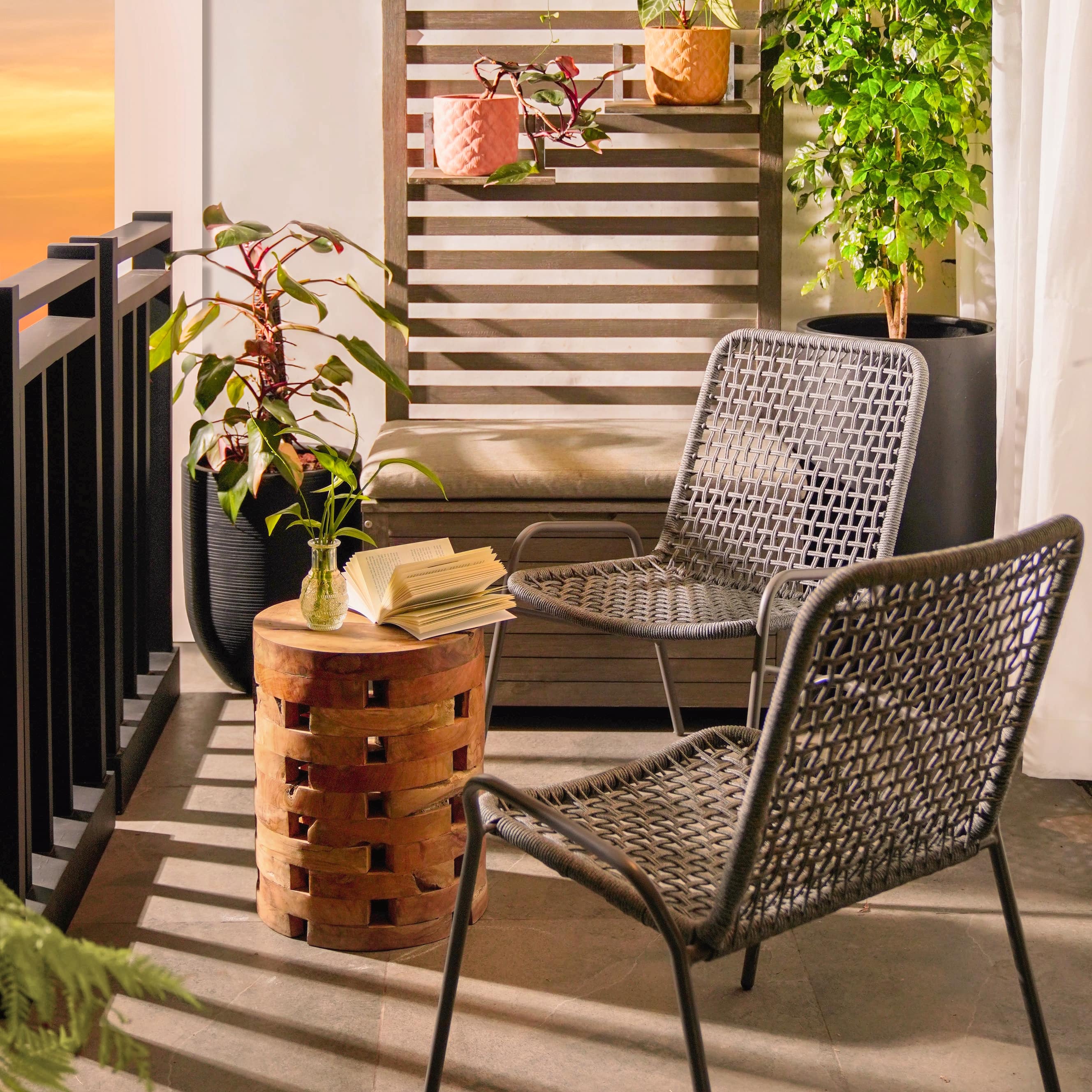 Bàn ghế ban công