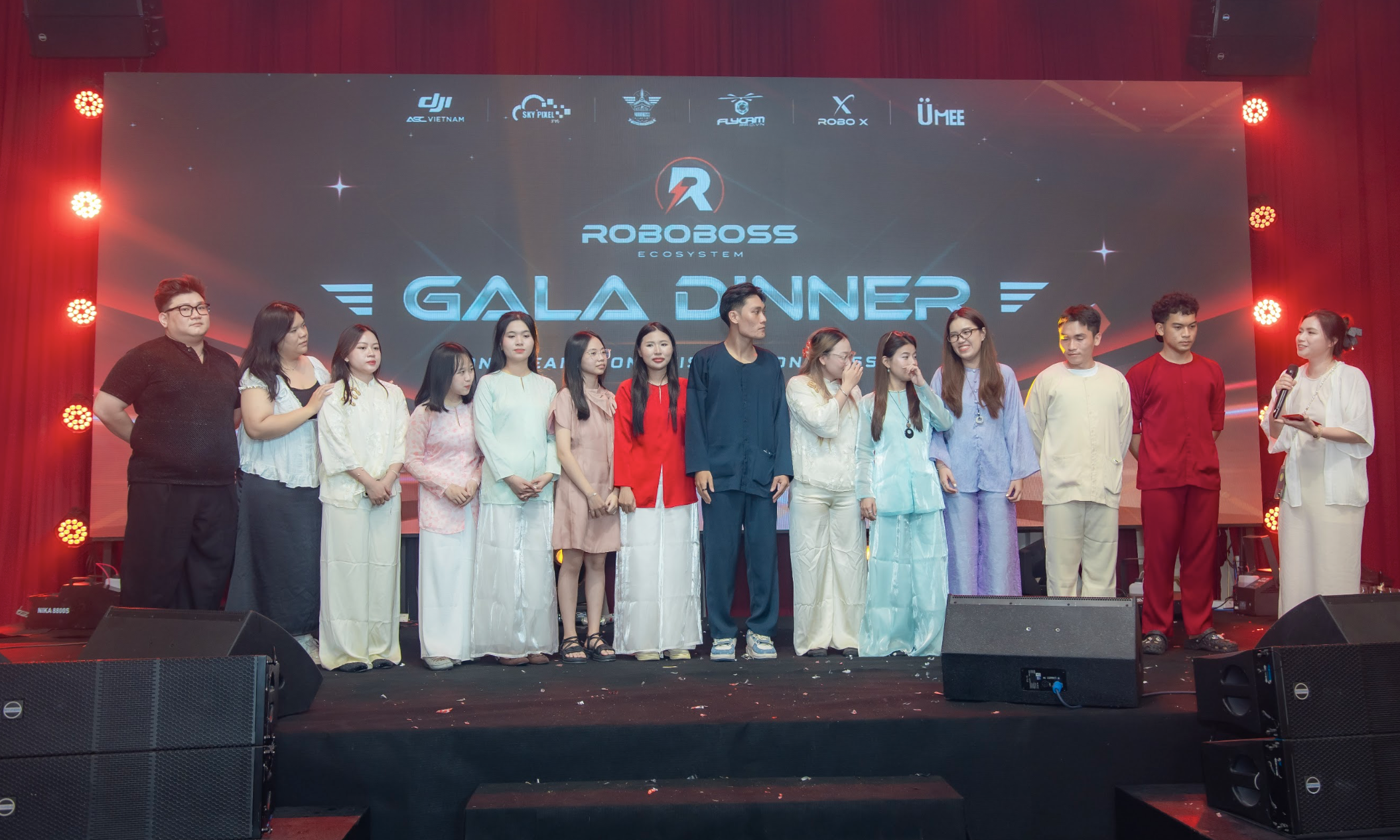 Tiệc tất niên RoBoBoss