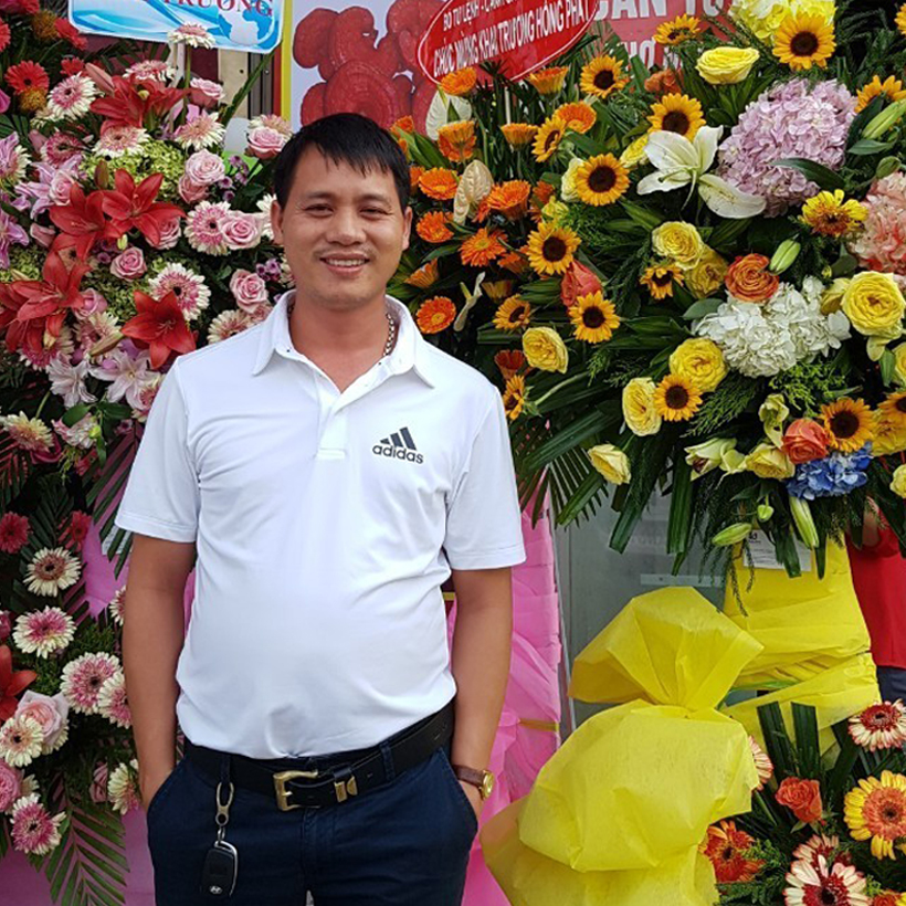 CEO Trần Văn Phú: công ty bán phụ tùng máy xúc