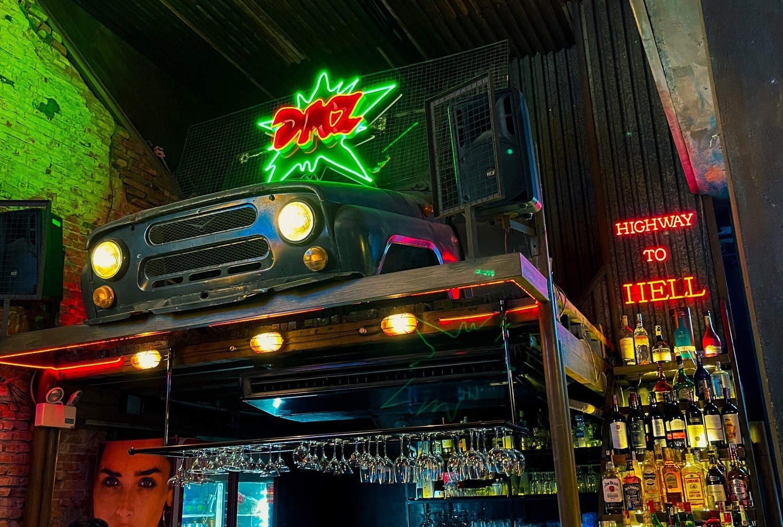 kiến trúc phong cách quân sự