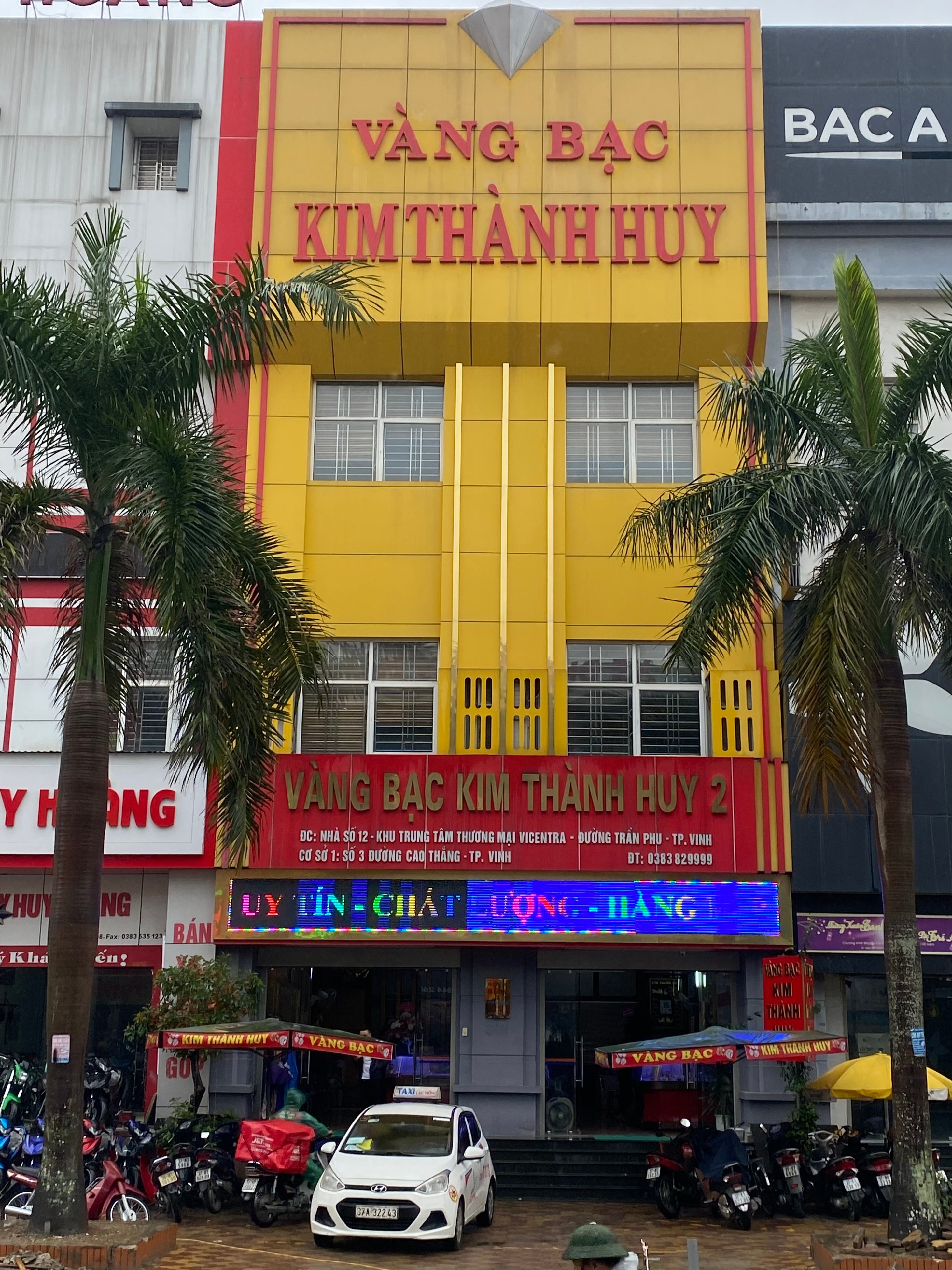 Cửa hàng 2: Số nhà 12 TTTM Vicentra, Đường Trần Phú, P. Hồng Sơn, Vinh, Nghệ An