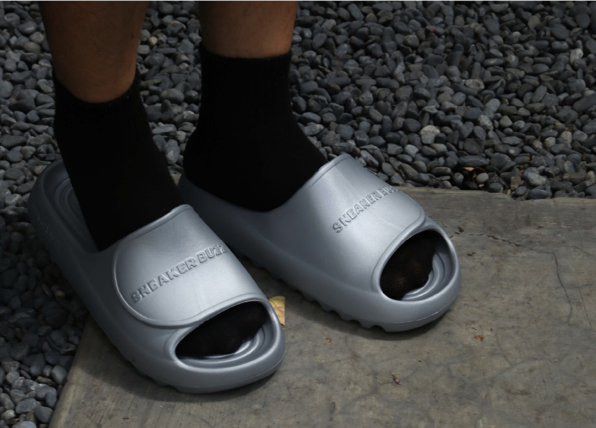 SNEAKER BUZZ