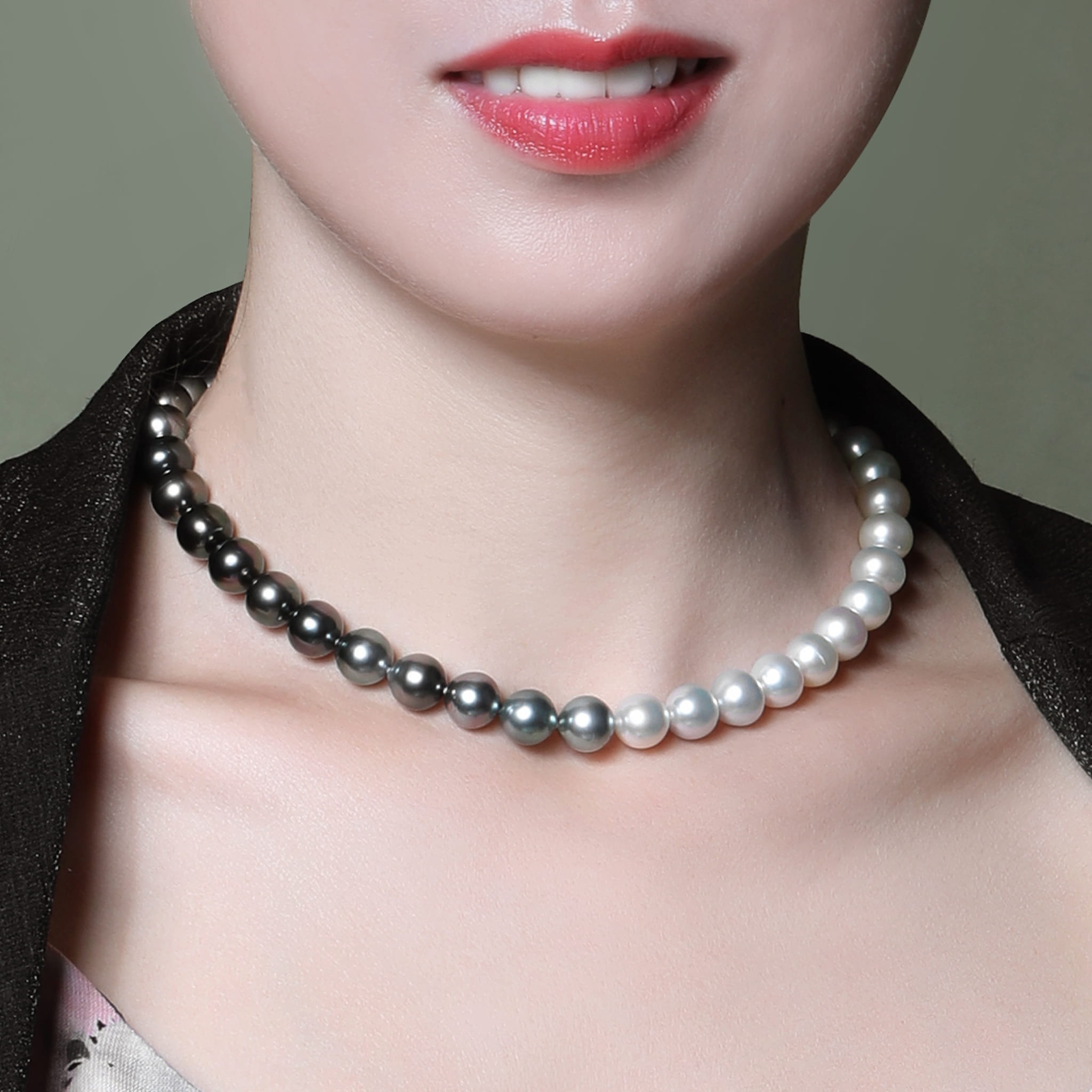 Saltwater/freshwater pearl necklace