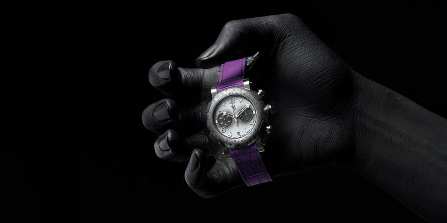 home-five-banner-item-4