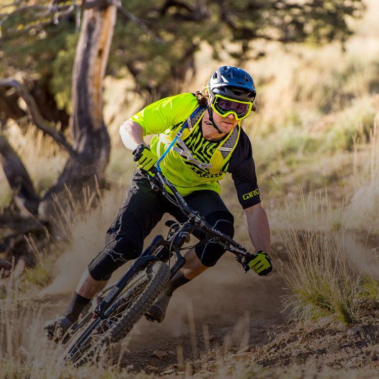 MŨ BẢO HIỂM XE ĐẠP ĐỊA HÌNH MTB GIRO