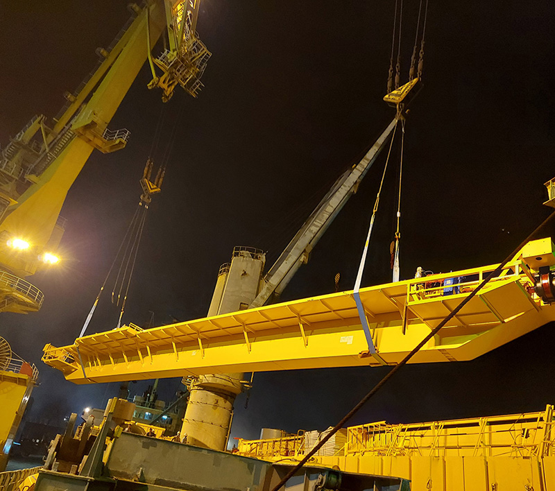 Thai Long installs and repairs gantry cranes 24/24