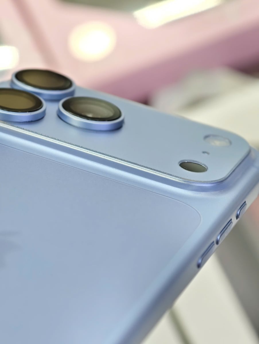 Film PPF ôm sát cụm camera iPhone 18 Pro Max, cắt chừa chính xác ống kính và đèn flash