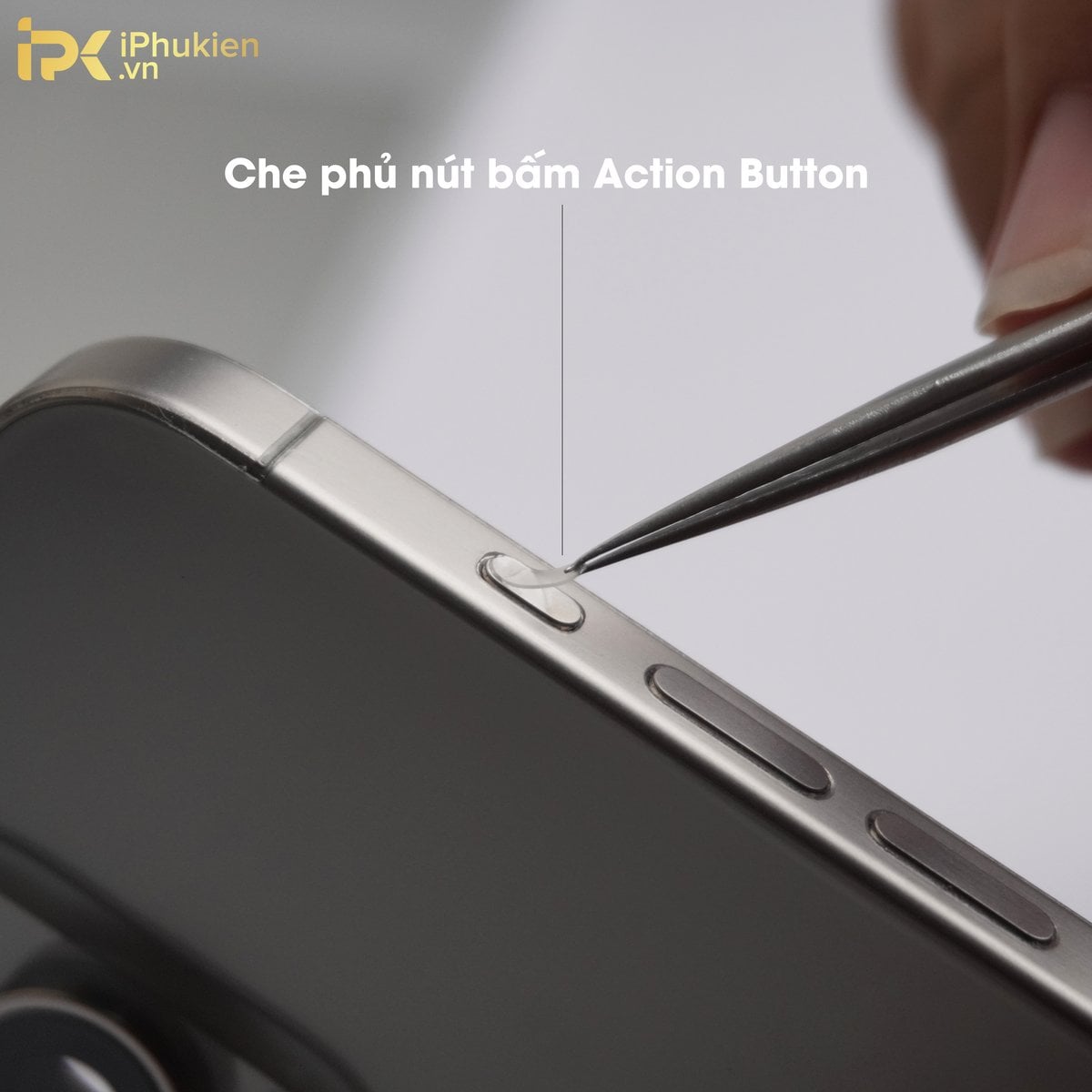 Film PPF TPU bọc kín nút bấm âm lượng trên viền iPhone