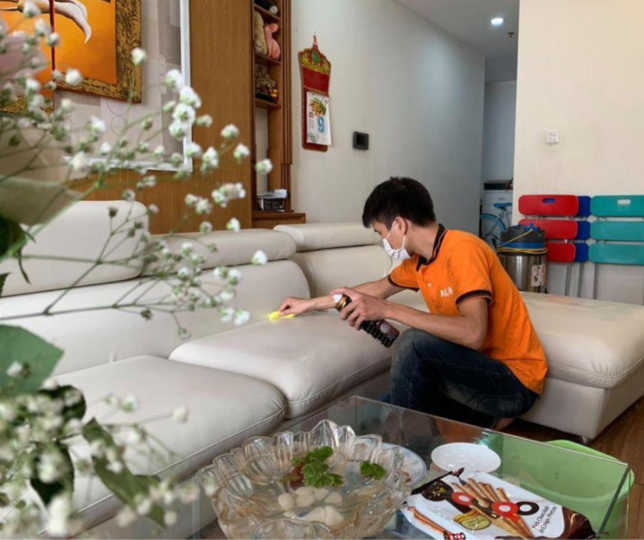 Vệ sinh Sofa góc L