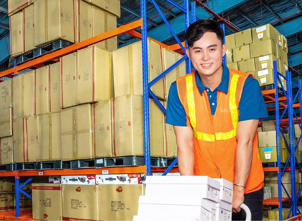 Nhập hàng và lưu trữ,<br> quản lý nhập – xuất – tồn kho