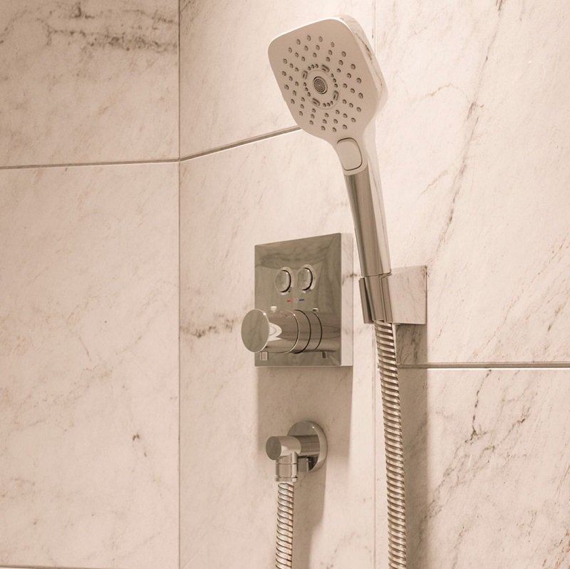 Sen tắm âm tường