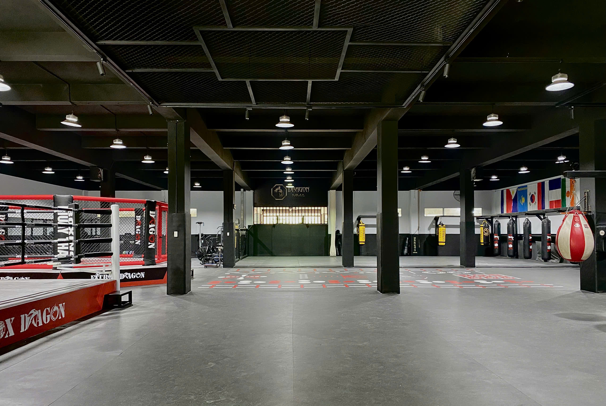 Cổng Trường Sa, CLB Rạch Miễu, 01 Hoa Phượng, P.2, Q. Phú Nhuận 