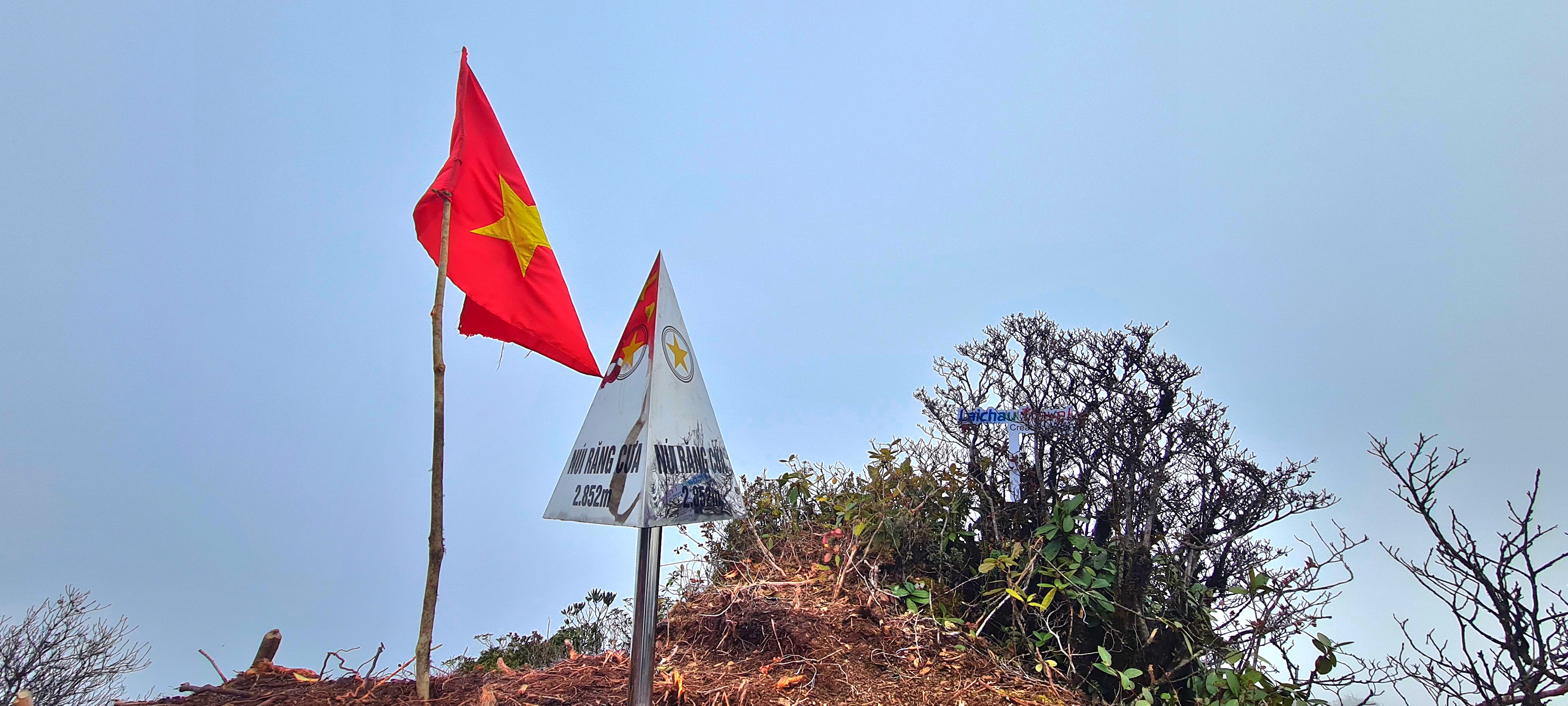 Núi Răng Cưa