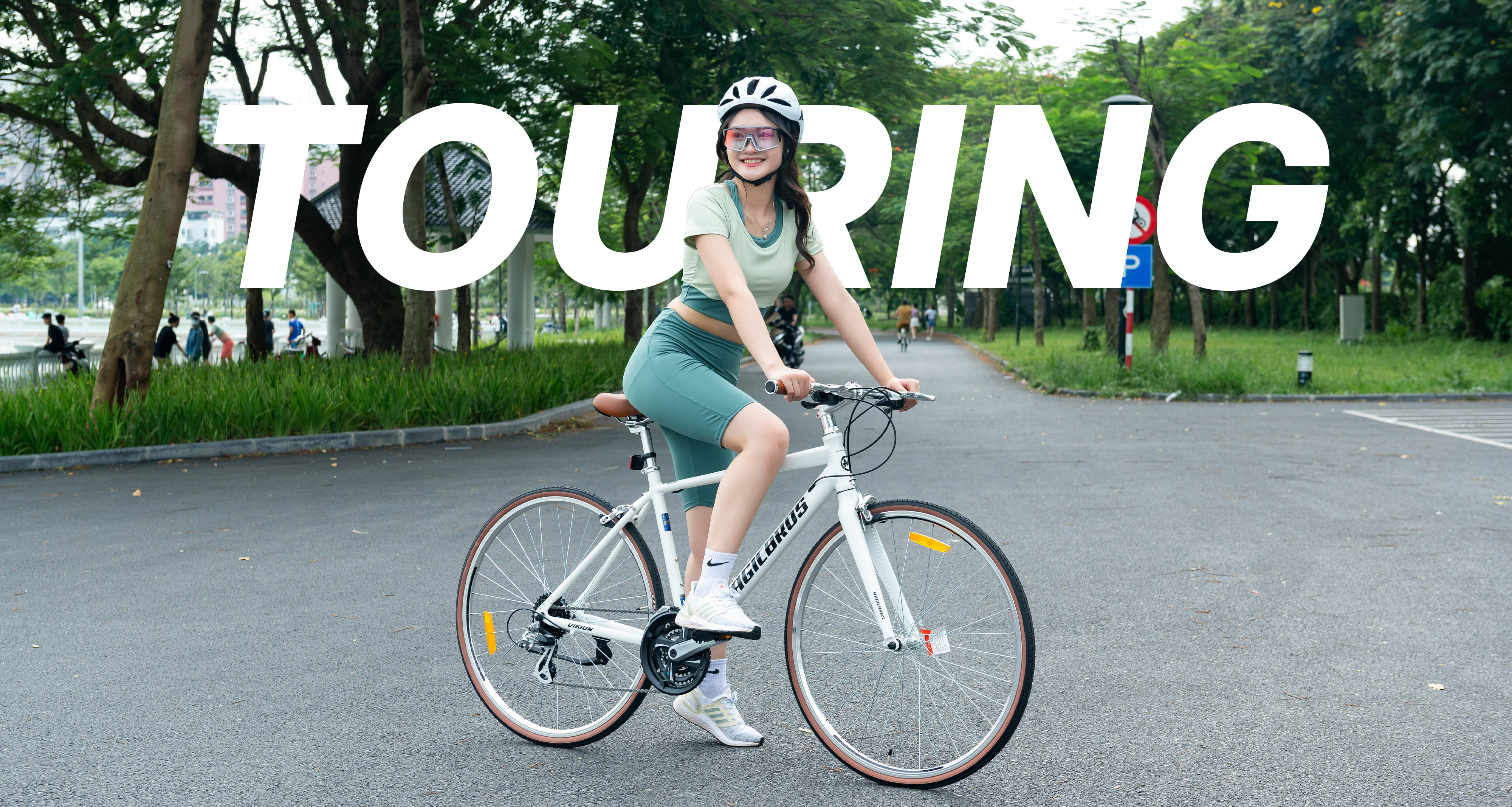 Xe đạp Touring