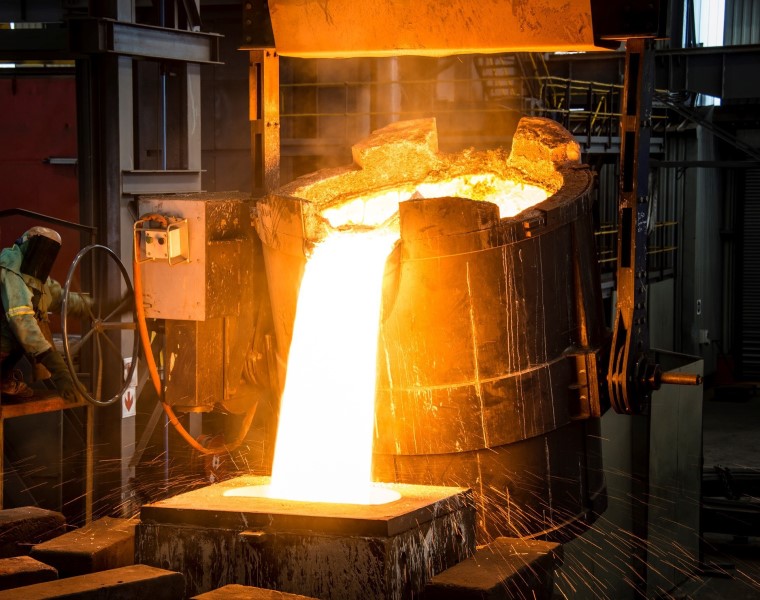 Đúc gang, thép