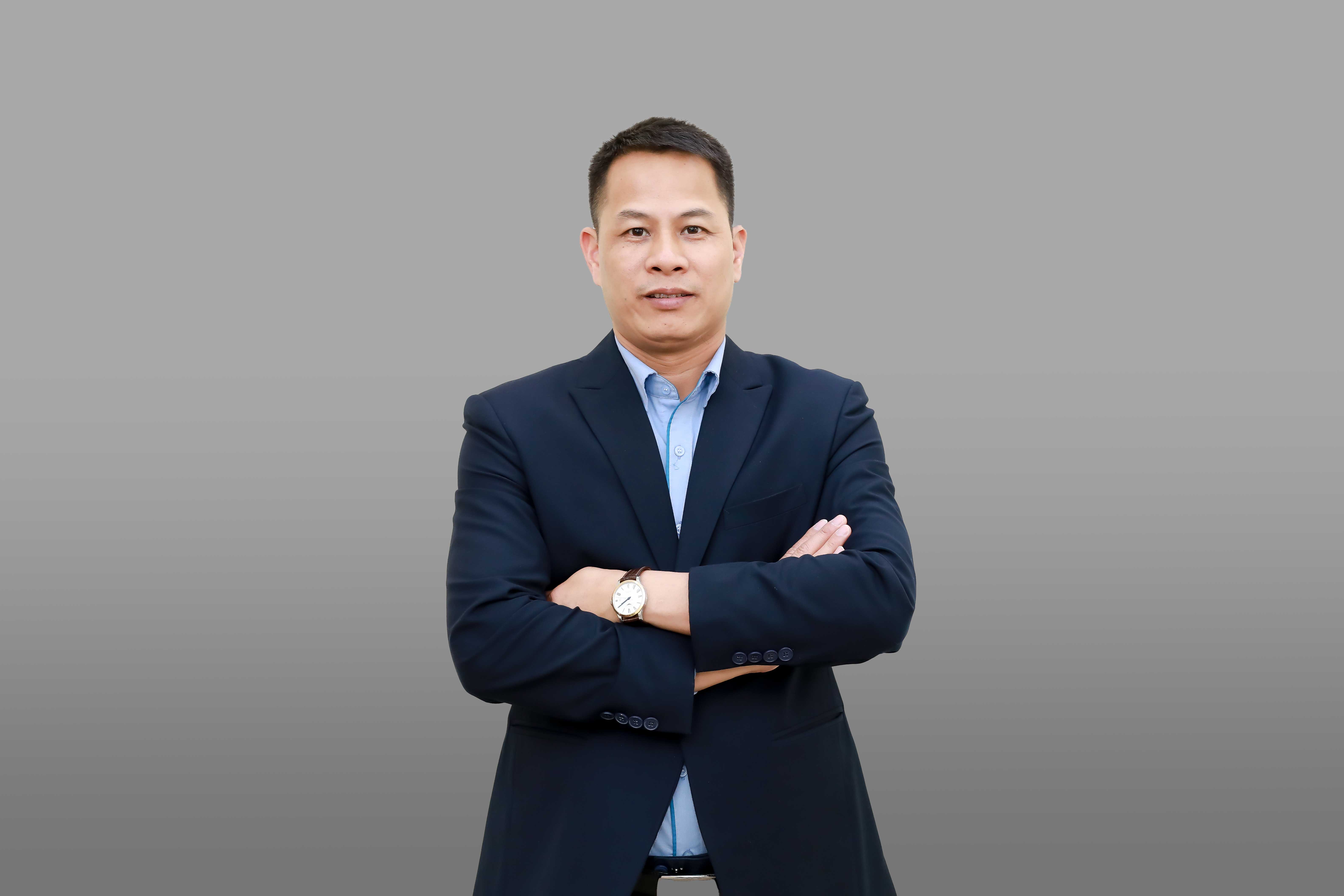 Ông: Nguyễn Văn Mạch