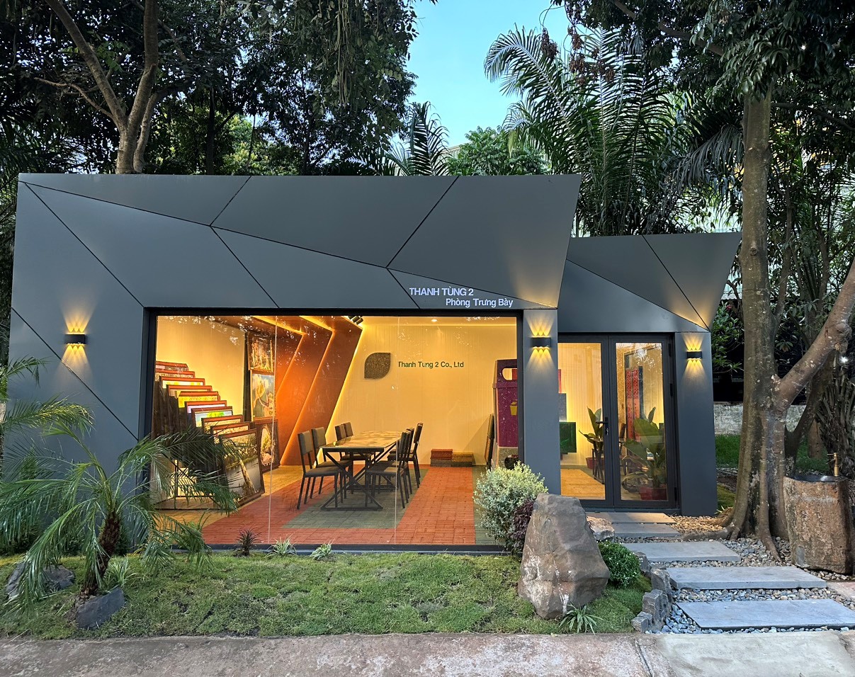 Showroom nội thất Recyclive!