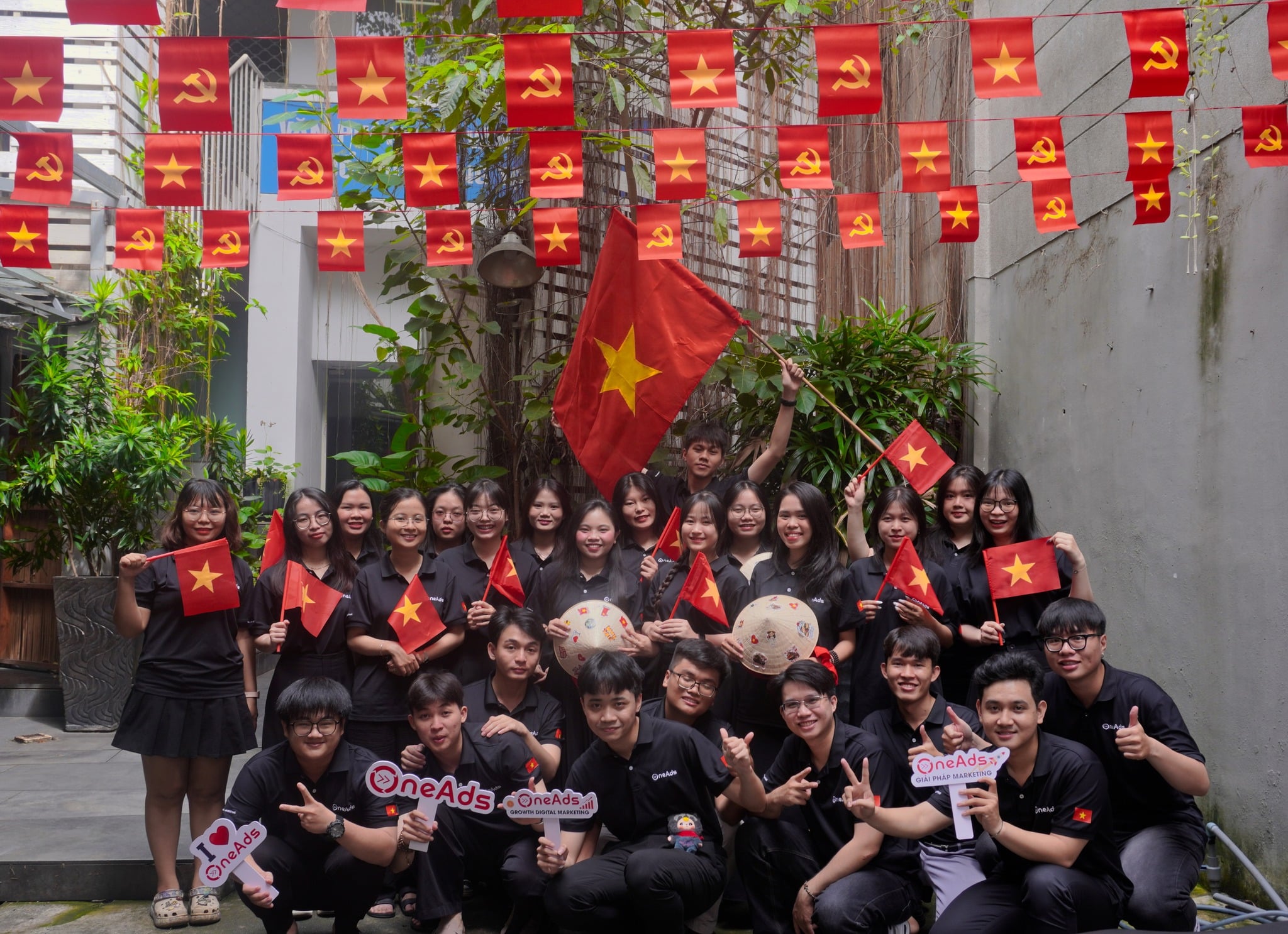 Chúng Tôi Tìm Kiếm Ai?