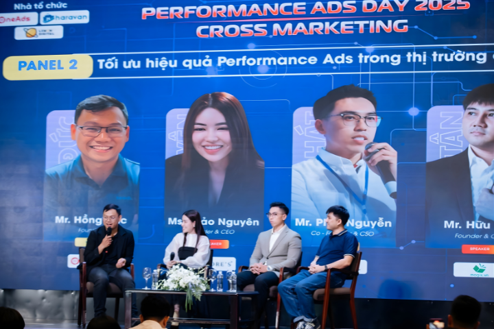 Đội Ngũ Chuyên Gia